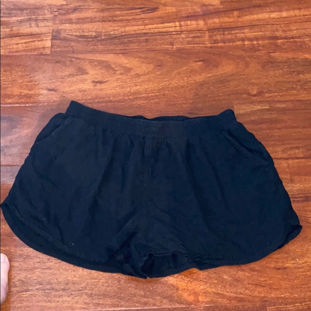 Very cute linen black shorts